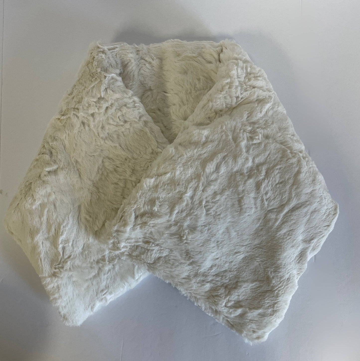 Heatable Therapy Spa Wrap- Lux Fur White