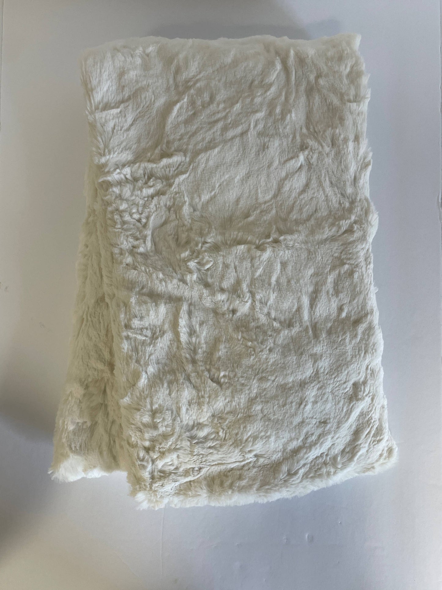 Heatable Therapy Spa Wrap- Lux Fur White