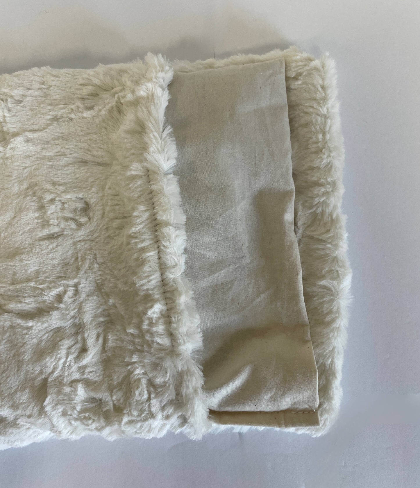 Heatable Therapy Spa Wrap- Lux Fur White